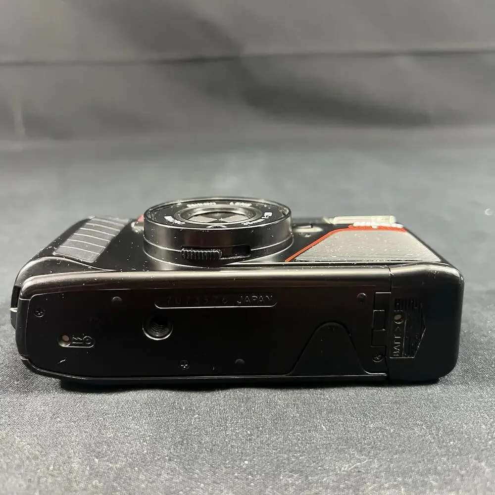 Nikon One Touch 35mm film Point & Shoot Camera 1:2.8 Lens - Bag & Manual